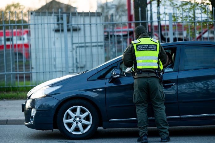 Pavežėjus norima įpareigoti fiksuoti vaizdą arba garsą automobilio salone