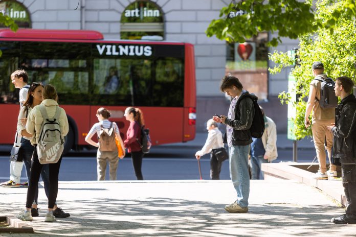 Vos pilnametystės sulaukę jaunuoliai jau svajoja apie nuosavą būstą