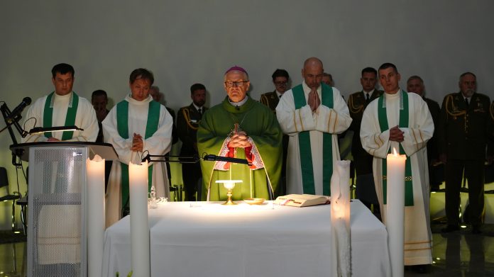 Šv. Mišiomis pagerbtas vyskupo Teofiliaus Matulionio ir Tuskulėnų aukų atminimas / LGGRTC nuotr.