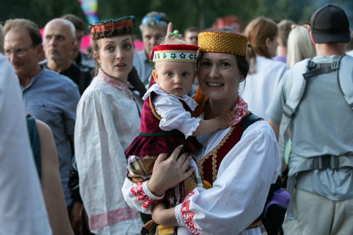 Dainų šventę užbaigė eitynės ir šešioliktą kartą sugiedotas valstybės himnas