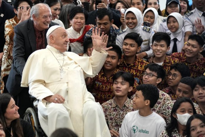 Popiežius Indonezijoje ragina siekti religinės vienybės kovojant su ekstremizmu ir netolerancija