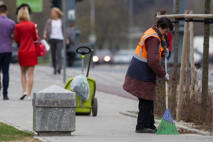 Su biudžetu neįvykdytas pagrindinis pažadas – šalies vadovo patarėja