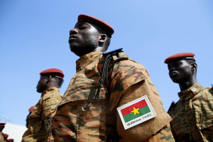 Burkina Faso karinis režimas nori grąžinti mirties bausmę