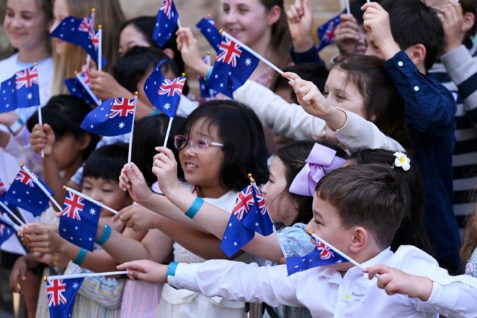 Australijos vaikams iki 16 metų bus uždrausta naudotis socialiniais tinklais