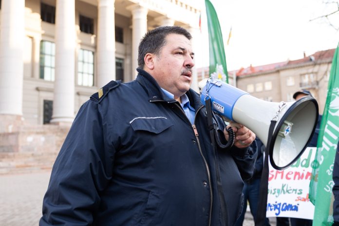 Pareigūnai proteste reikalaus pokyčių bausmių vykdymo sistemoje