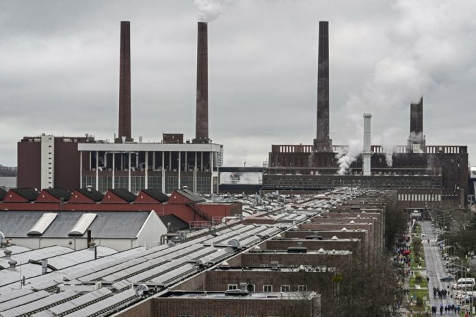 Pagrindinė Vokietijos automobilių gamintojo „Volkswagen“ gamykla Volfsburge, Vokietijoje / Asociatyvi EPA nuotr.