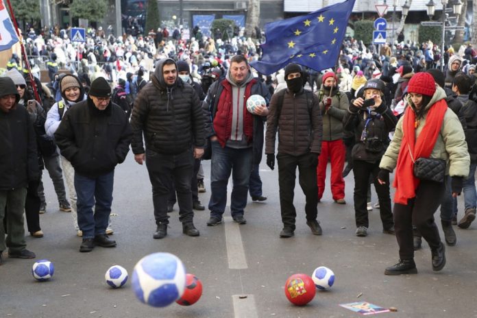 Sakartvele, sumaišties fone, rengiami prezidento rinkimai