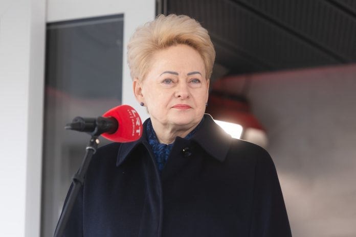 Kadenciją baigusi prezidentė Dalia Grybauskaitė apdovanota / BNS nuotr.