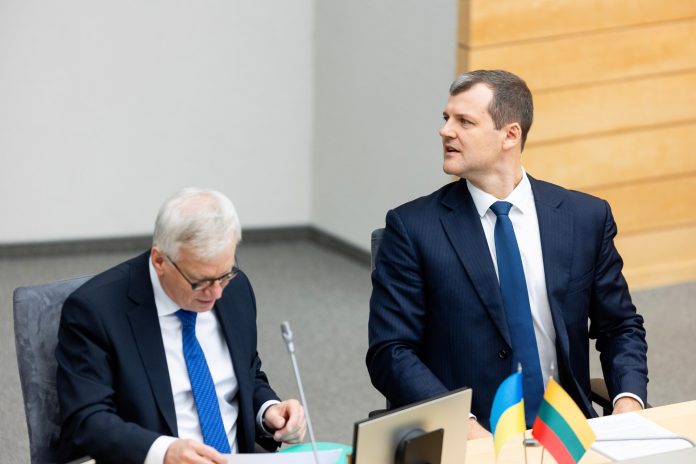 Teismui antrą moterį pripažinus vaiko mama, kaip bus su partnerystės klausimu Seime?