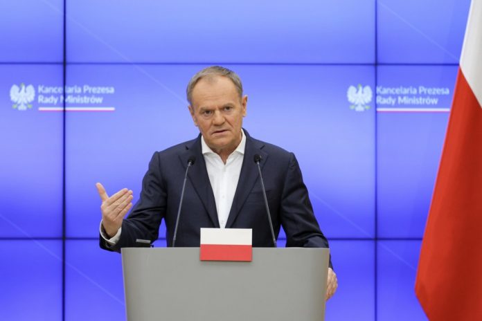 Lenkų ministras pirmininkas Donaldas Tuskas sako / EPA nuotr.